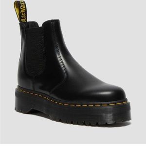 Dr. Martens 2976 Platform Chelsea Boots